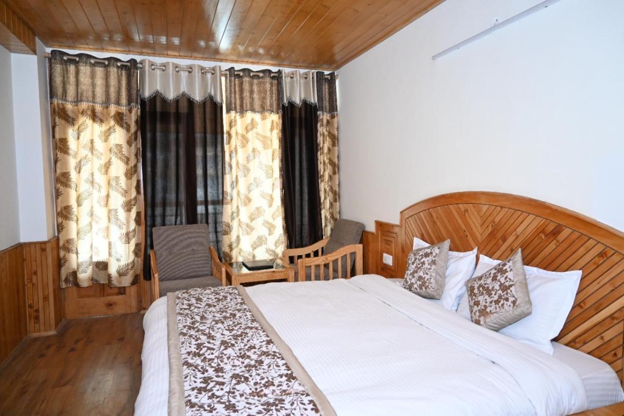 Hotel Nirmal Chhaya Маналі Екстер'єр фото