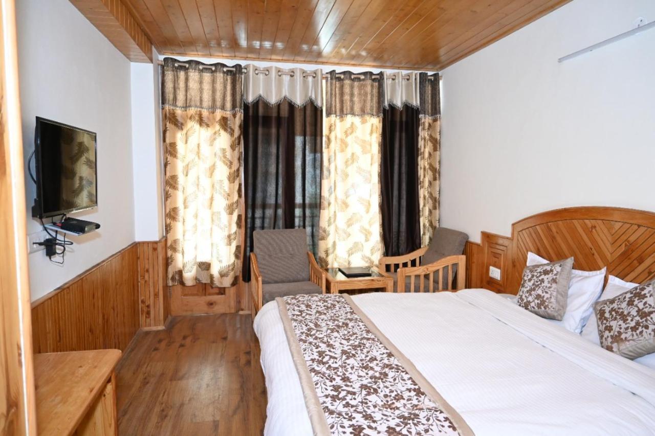 Hotel Nirmal Chhaya Маналі Екстер'єр фото